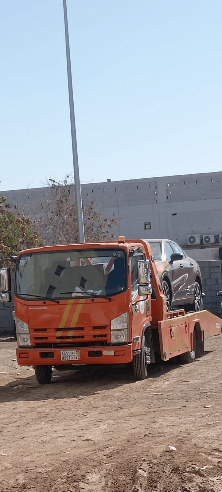 سطحة لنقل السيارات